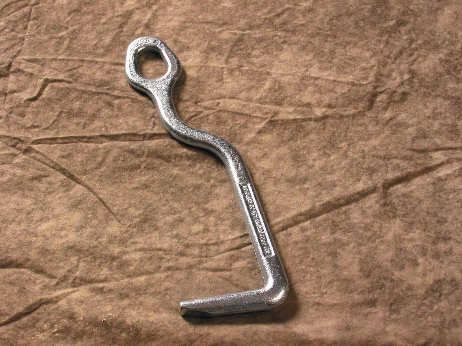 Large Flat Nose Hook (Fixed Head)