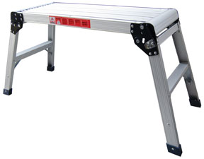 FOLDING ALUMINUM PLATFORM