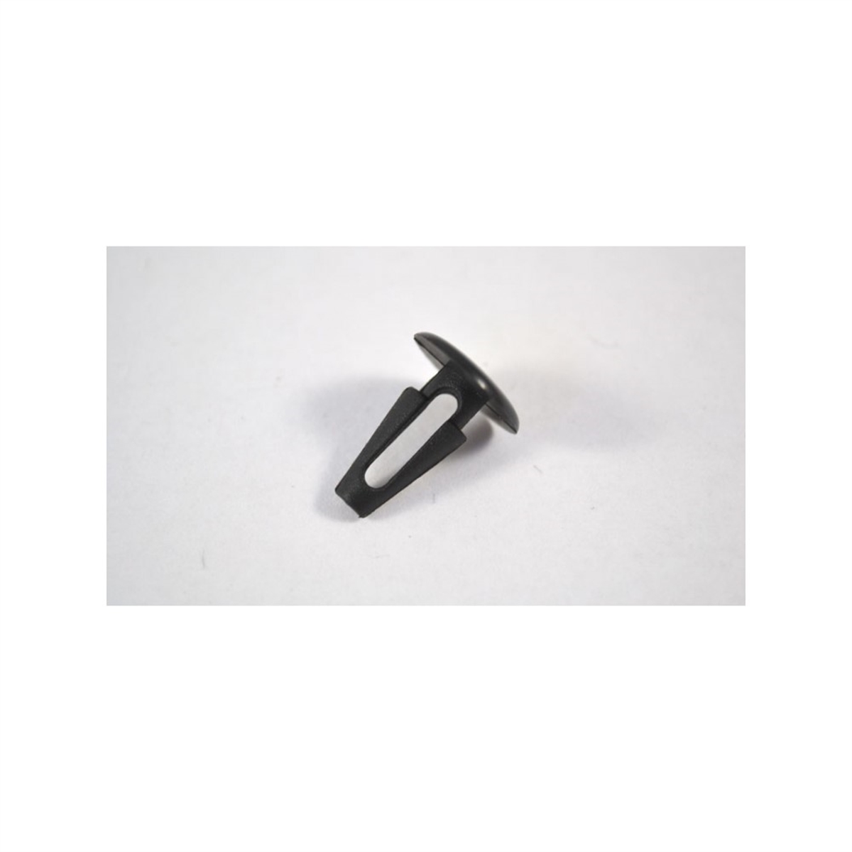 Black Nylon Retaining Clip 5mm (Bag 100)