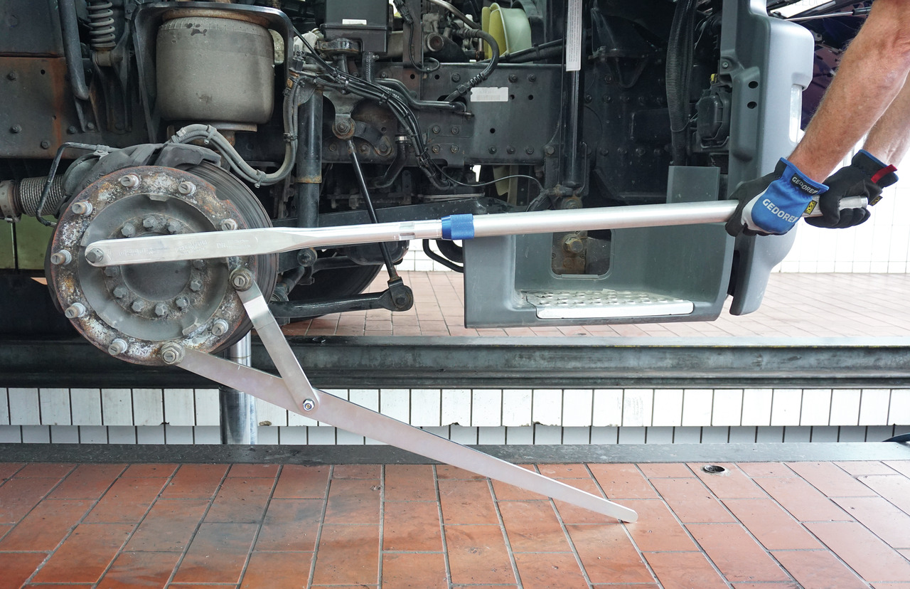 Retaining Device for Wheel Hubs, HGV